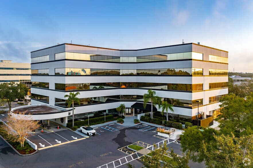 28050 US Hwy 19 N, Clearwater, FL à louer - Photo de l’immeuble – Image 3 sur 17