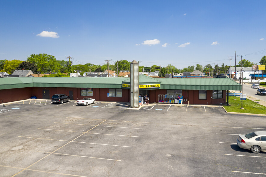 5235 N Summit St, Toledo, OH à louer - Photo de l’immeuble – Image 2 sur 10