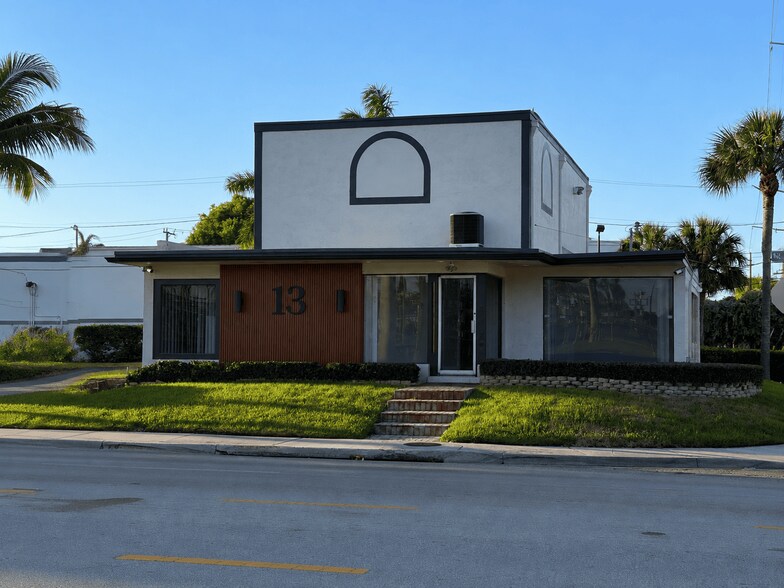 13 SW 10th St, Deerfield Beach, FL à louer - Photo de l’immeuble – Image 1 sur 35