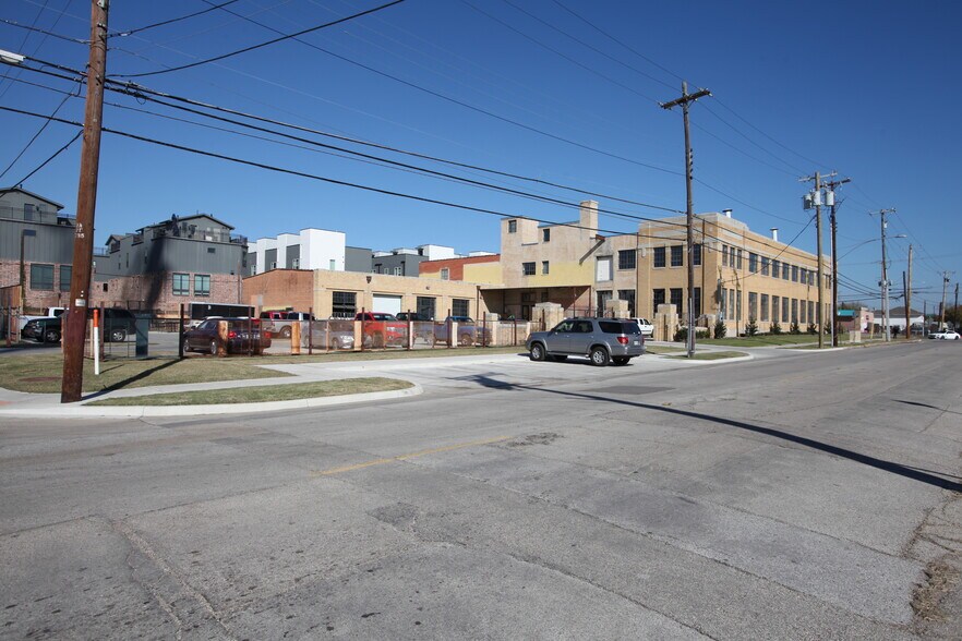 1401 N Carroll Ave, Dallas, TX à louer - Photo de l’immeuble – Image 2 sur 6