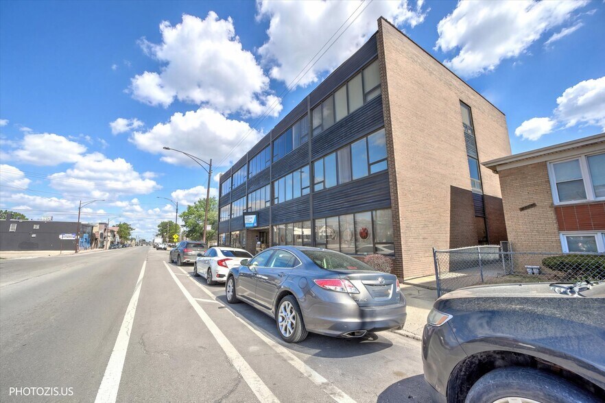5097 N Elston Ave, Chicago, IL à vendre - Photo de l’immeuble – Image 3 sur 35