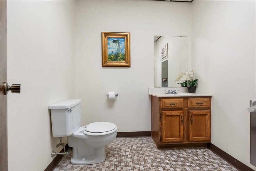 601 Avery St, Parkersburg, WV à vendre - Photo de l’immeuble – Image 3 sur 43