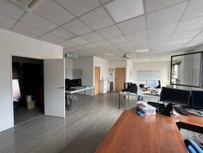 Local d'activités dans Bussy-Saint-Georges à vendre Photo intérieure– Image 2 sur 2