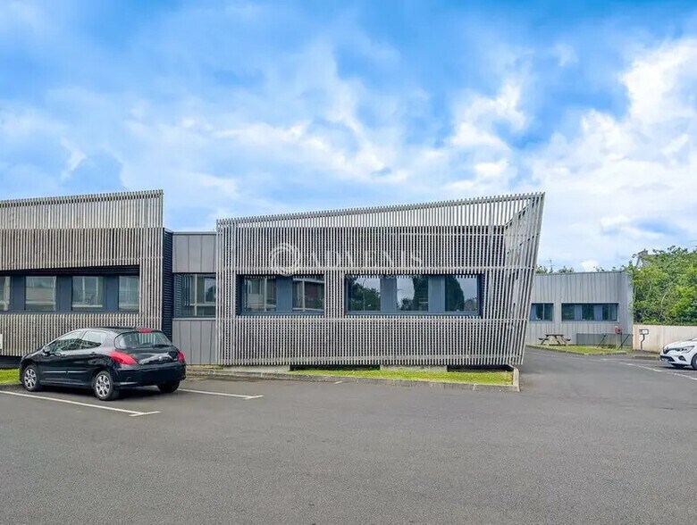 Bureau dans Saint-Brieuc à vendre - Photo de l’immeuble – Image 2 sur 12