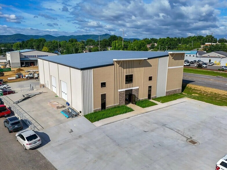 68 St John rd, Salem, VA à louer - Photo de l’immeuble – Image 2 sur 7