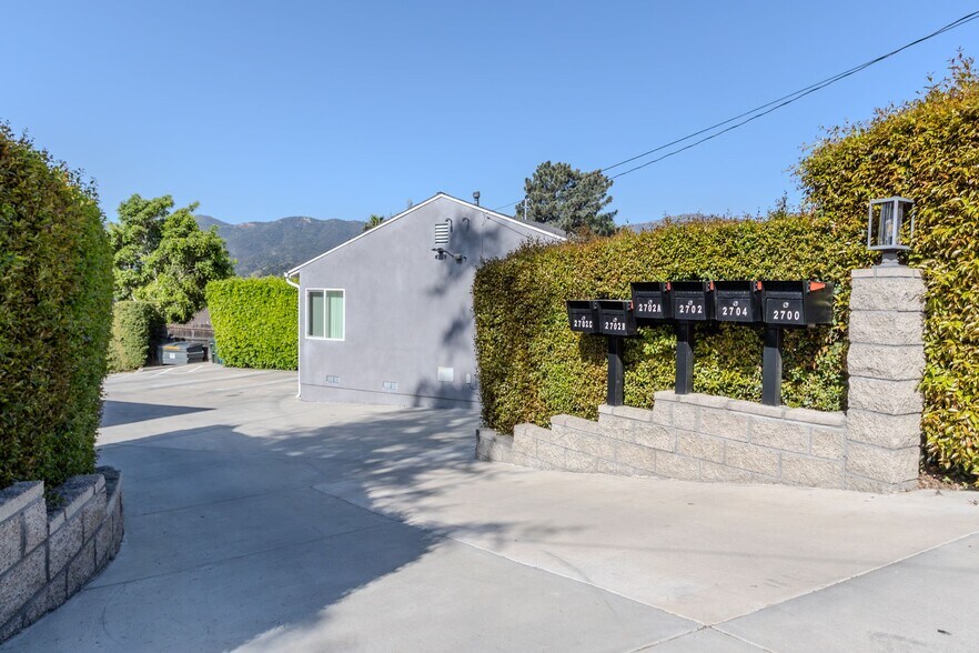 2700 Prospect Ave, La Crescenta, CA à vendre - Photo de l’immeuble – Image 3 sur 19