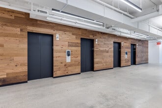 1180 Avenue of the Americas, New York, NY à louer Photo intérieure– Image 2 sur 6