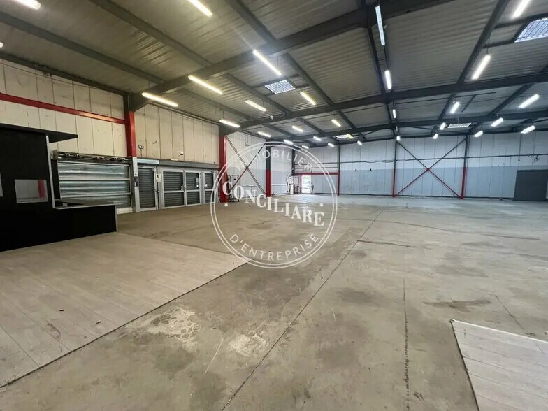 Industriel/Logistique dans Aucamville à louer - Photo de l’immeuble – Image 1 sur 5