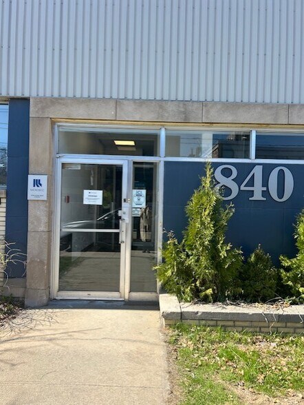 840 Rue Raoul-Jobin, Québec, QC à louer - Photo de l’immeuble – Image 2 sur 3