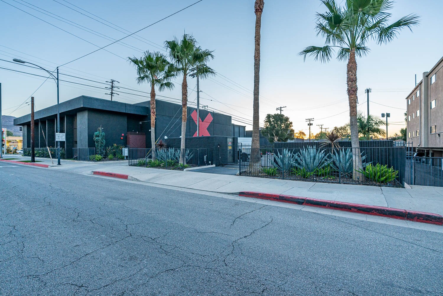1001 S Victory Blvd, Burbank, CA à vendre Photo principale– Image 1 sur 15