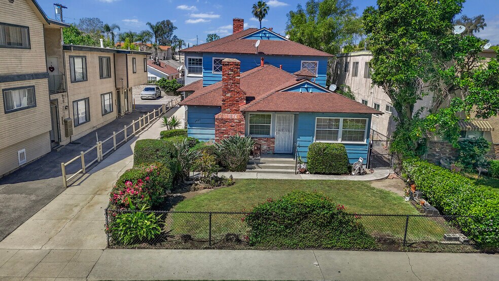 5449 Bellingham Ave, Valley Village, CA à vendre - Photo de l’immeuble – Image 2 sur 11