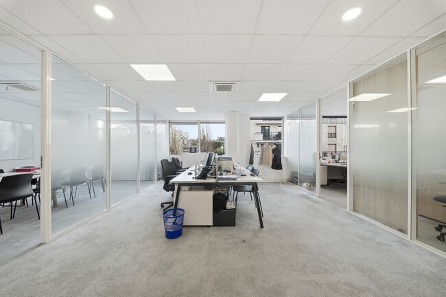 Plus de détails pour Bureau à vendre