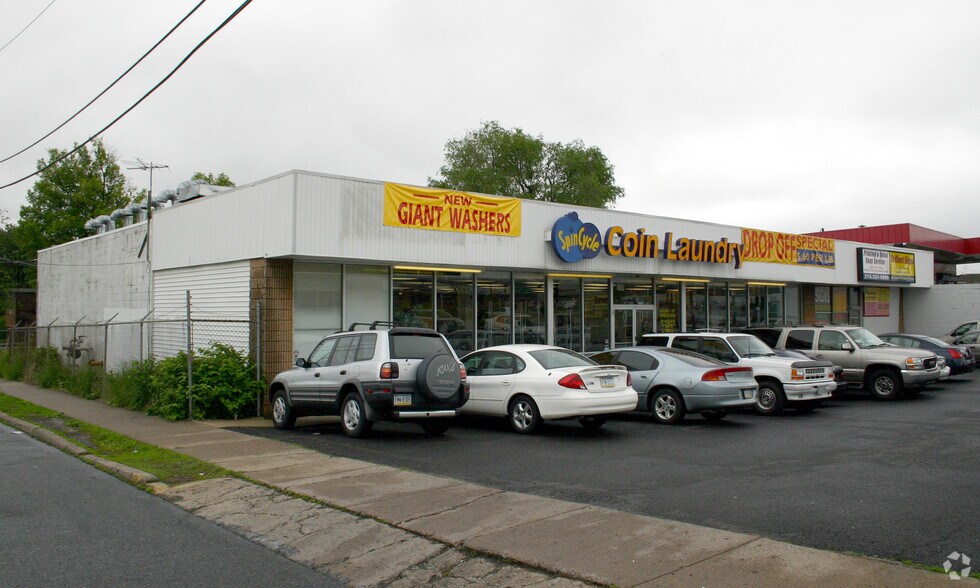 8799 Frankford Ave, Philadelphia, PA à louer - Photo de l’immeuble – Image 2 sur 6