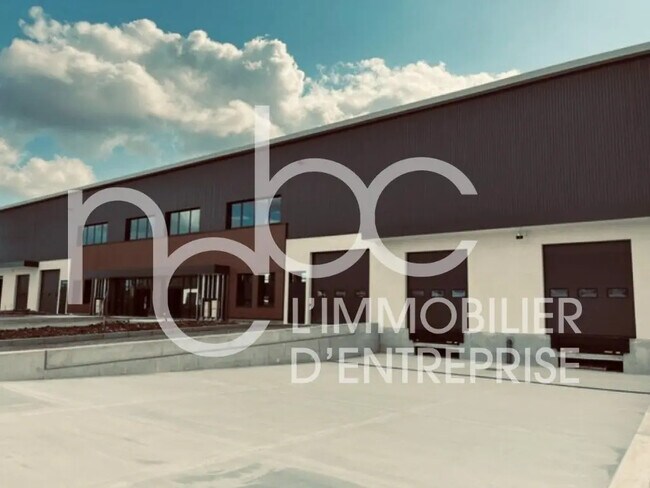 Plus de détails pour Local d'activités à louer