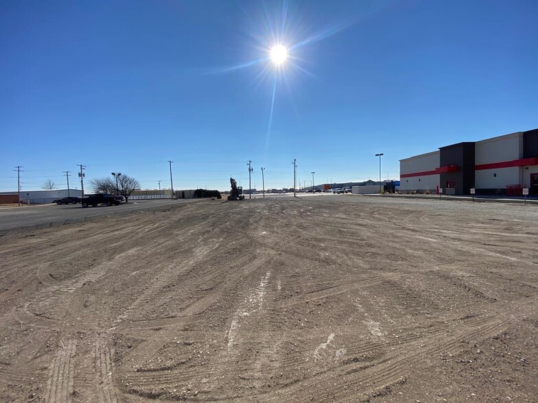 3411 10th St, Great Bend, KS à louer - Photo principale – Image 1 sur 2