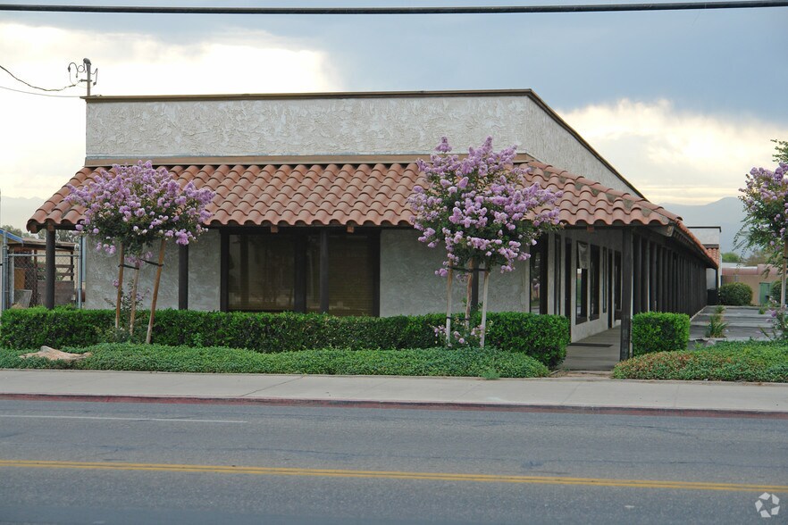 724 N Ben Maddox Way, Visalia, CA à louer - Photo de l’immeuble – Image 3 sur 9