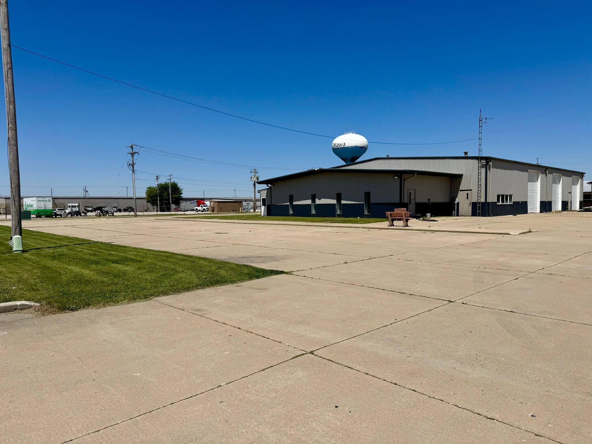200 W Stevenson Rd, Ottawa, IL à louer Photo principale– Image 1 sur 17
