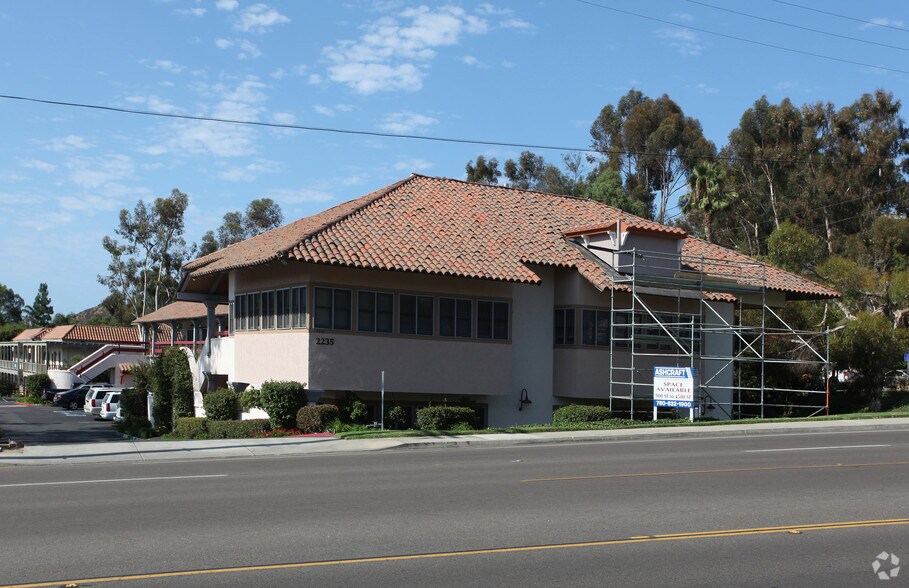 2235 Encinitas Blvd, Encinitas, CA à louer - Photo de l’immeuble – Image 2 sur 2