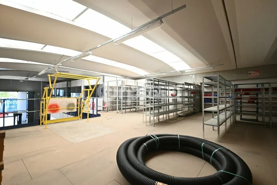 Local d’activités dans Meyzieu à louer Photo intérieure– Image 1 sur 11