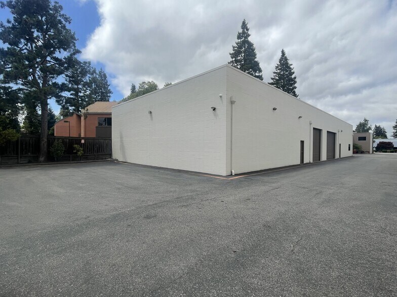 943 N Shoreline Blvd, Mountain View, CA à louer - Photo de l’immeuble – Image 3 sur 16