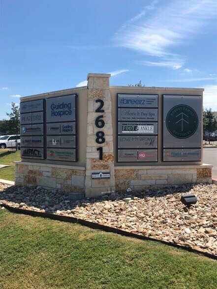 2681 Gattis School Rd, Round Rock, TX à louer - Photo de l’immeuble – Image 3 sur 8
