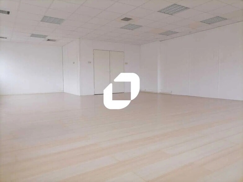 Bureau dans Baillargues à louer - Photo de l’immeuble – Image 3 sur 14