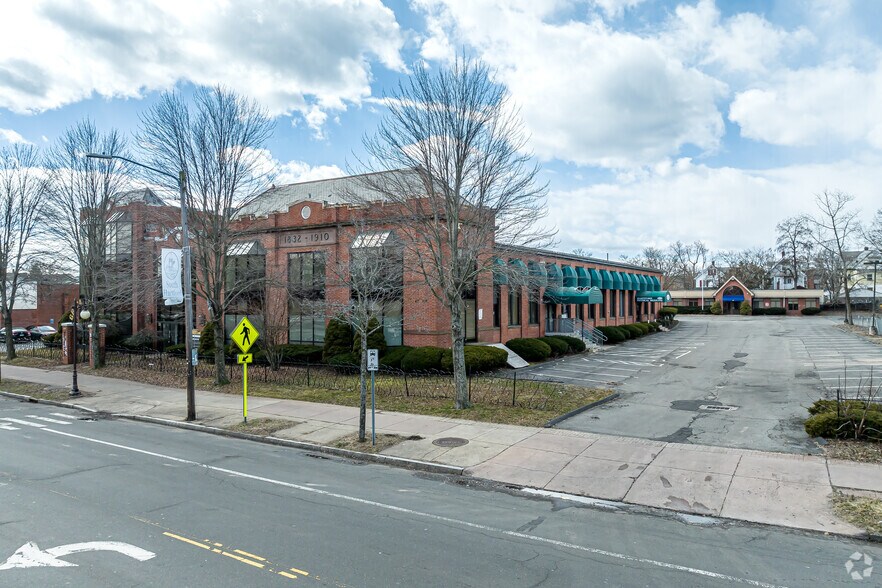 417-429 Franklin Ave, Hartford, CT à louer - Photo de l’immeuble – Image 1 sur 20