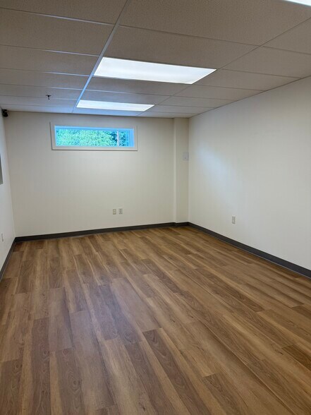 16715 Aurora Ave N, Shoreline, WA à louer - Photo intérieure – Image 3 sur 7