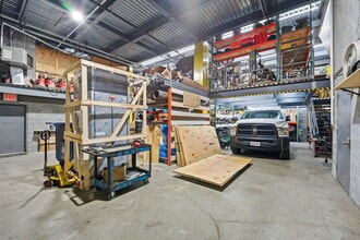 5968 55th Dr, Maspeth, NY à louer Photo intérieure– Image 2 sur 3