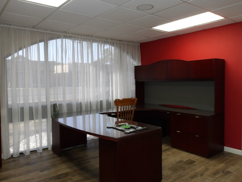 311 E Tyler Ave, Harlingen, TX à louer - Photo de l’immeuble – Image 2 sur 44