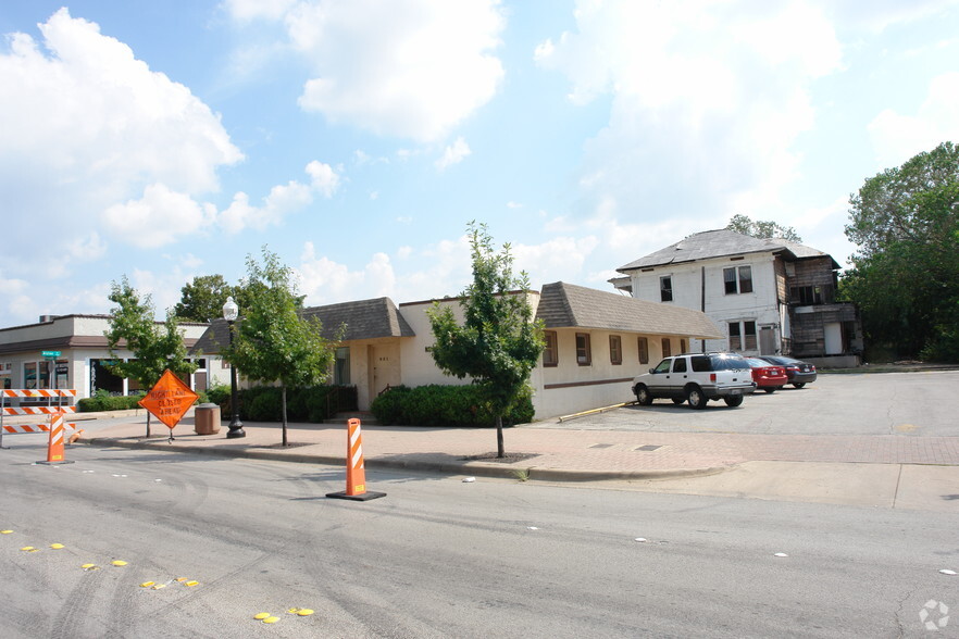 951 W Magnolia Ave, Fort Worth, TX à louer - Photo de l’immeuble – Image 2 sur 3