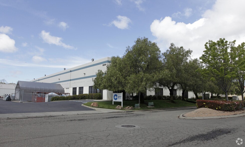 30655 San Clemente St, Hayward, CA à louer - Photo principale – Image 1 sur 3