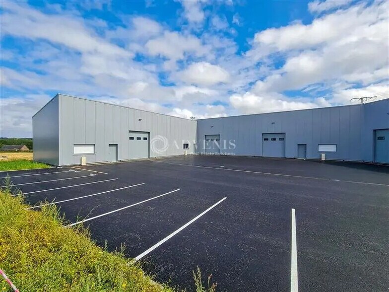 Local d’activités dans Lamballe-Armor à louer - Photo de l’immeuble – Image 3 sur 10