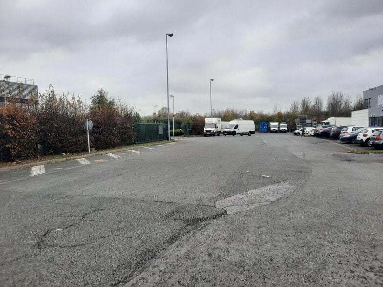 Industriel/Logistique dans Lieusaint à louer - Photo de l’immeuble – Image 2 sur 5