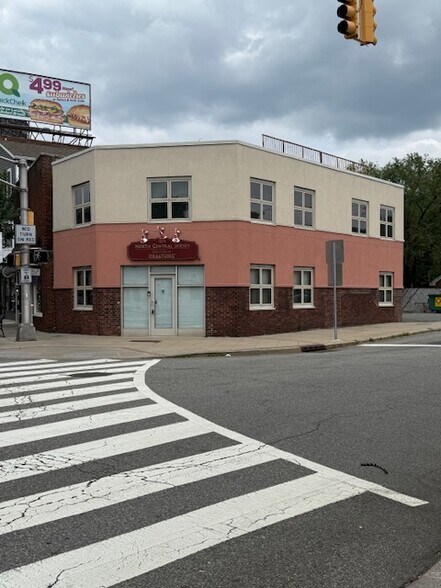 375 Broad St, Bloomfield, NJ à louer - Photo de l’immeuble – Image 2 sur 11