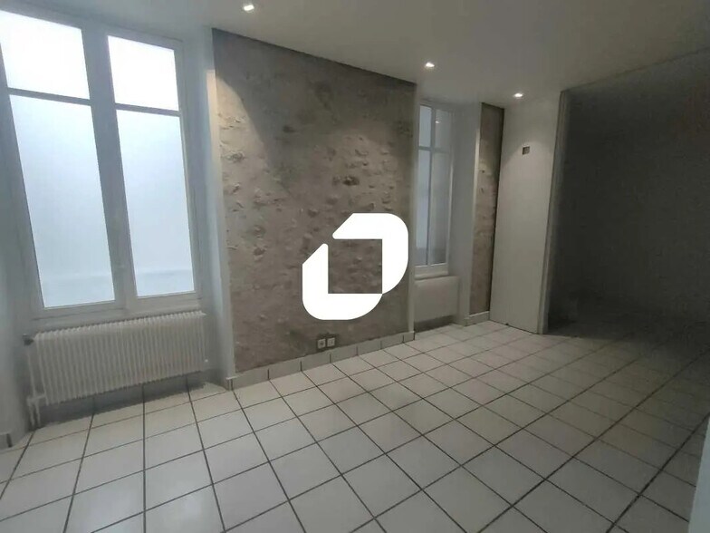 Bureau dans Bièvres à louer - Photo de l’immeuble – Image 3 sur 13