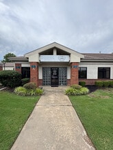 3291 S Thompson St, Springdale, AR à louer Photo de l’immeuble– Image 1 sur 21