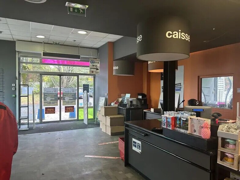 Local commercial dans Orvault à vendre - Photo de l’immeuble – Image 3 sur 14