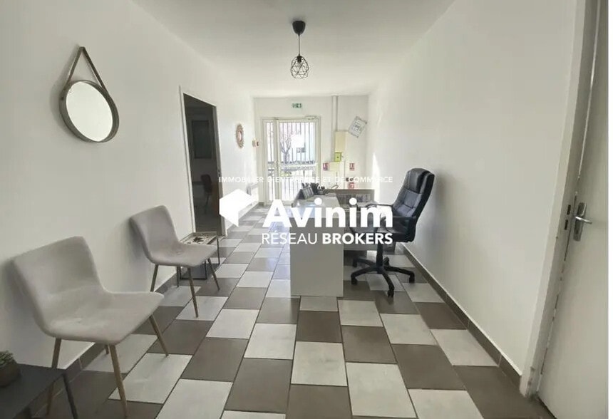 Local commercial dans Magalas à vendre - Photo intérieure – Image 2 sur 2