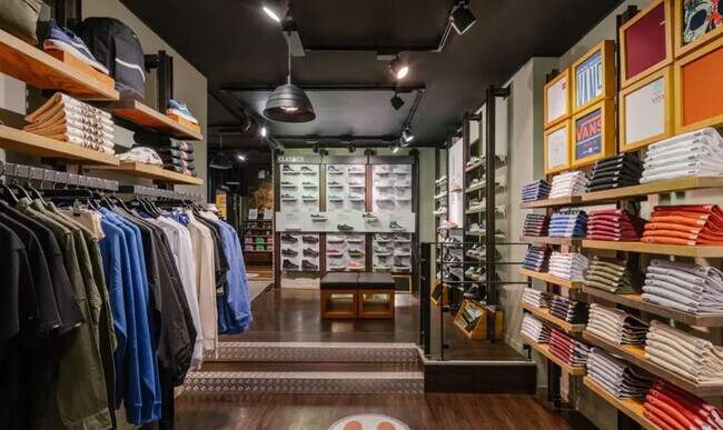 Plus de détails pour Local commercial à louer