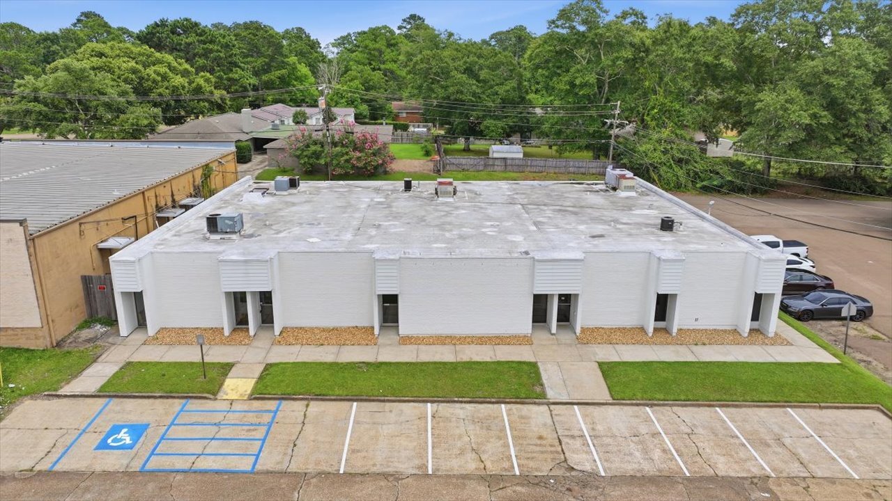 211 Gay St, Mccomb, MS à louer Photo de l’immeuble– Image 1 sur 10
