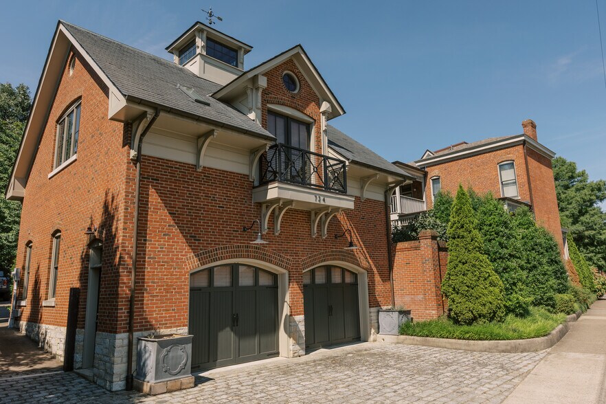 300 Madison Pl, Lexington, KY à vendre - Photo de l’immeuble – Image 2 sur 31