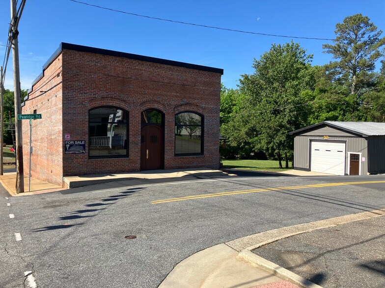 157 N Main St, Bostic, NC à vendre - Photo de l’immeuble – Image 2 sur 30