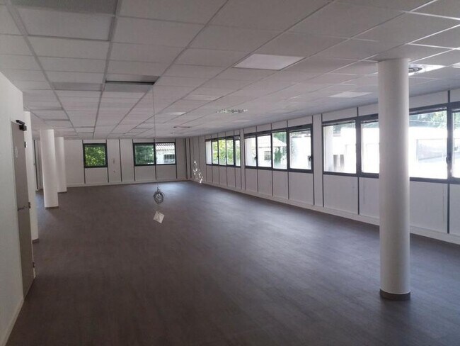 Plus de détails pour Bureau à louer