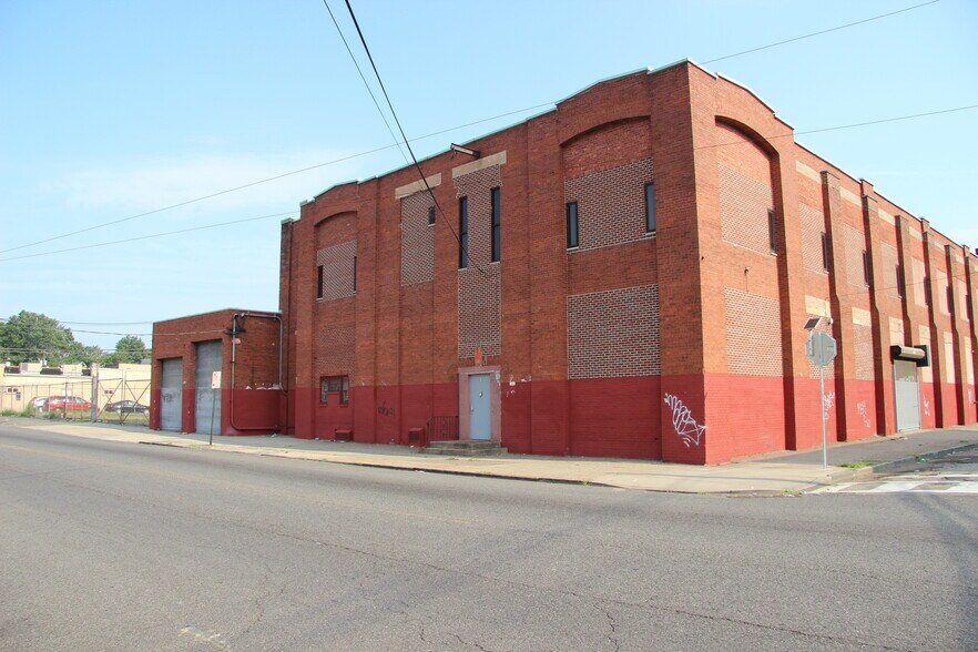 518 E 22nd St, Paterson, NJ à louer - Photo de l’immeuble – Image 2 sur 3