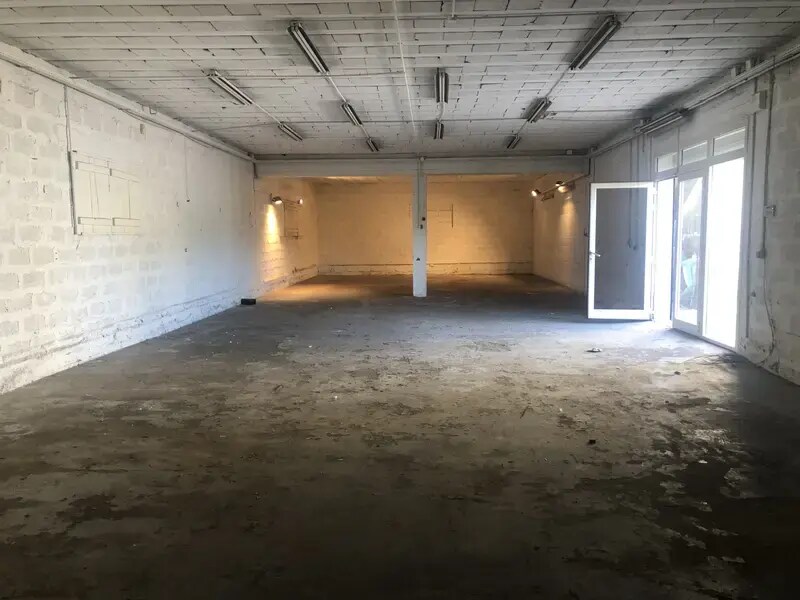 Local d’activités dans Rognac à louer Photo intérieure– Image 1 sur 14