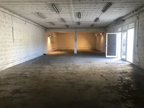 Local d’activités dans Rognac à louer Photo intérieure– Image 1 sur 14