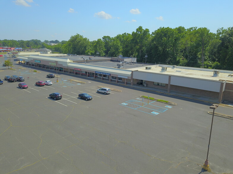875 Mantua Pike, Deptford, NJ à louer - Photo de l’immeuble – Image 3 sur 4