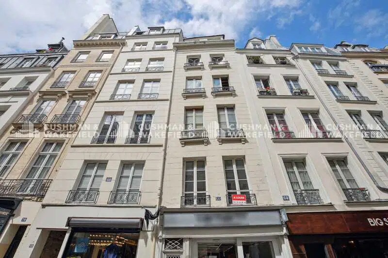 66 Rue Saint-Honoré, Paris à louer - Photo de l’immeuble – Image 3 sur 3