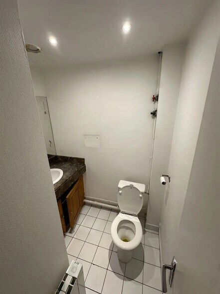 Local commercial dans Neuilly-sur-Seine à louer - Photo de l’immeuble – Image 1 sur 9